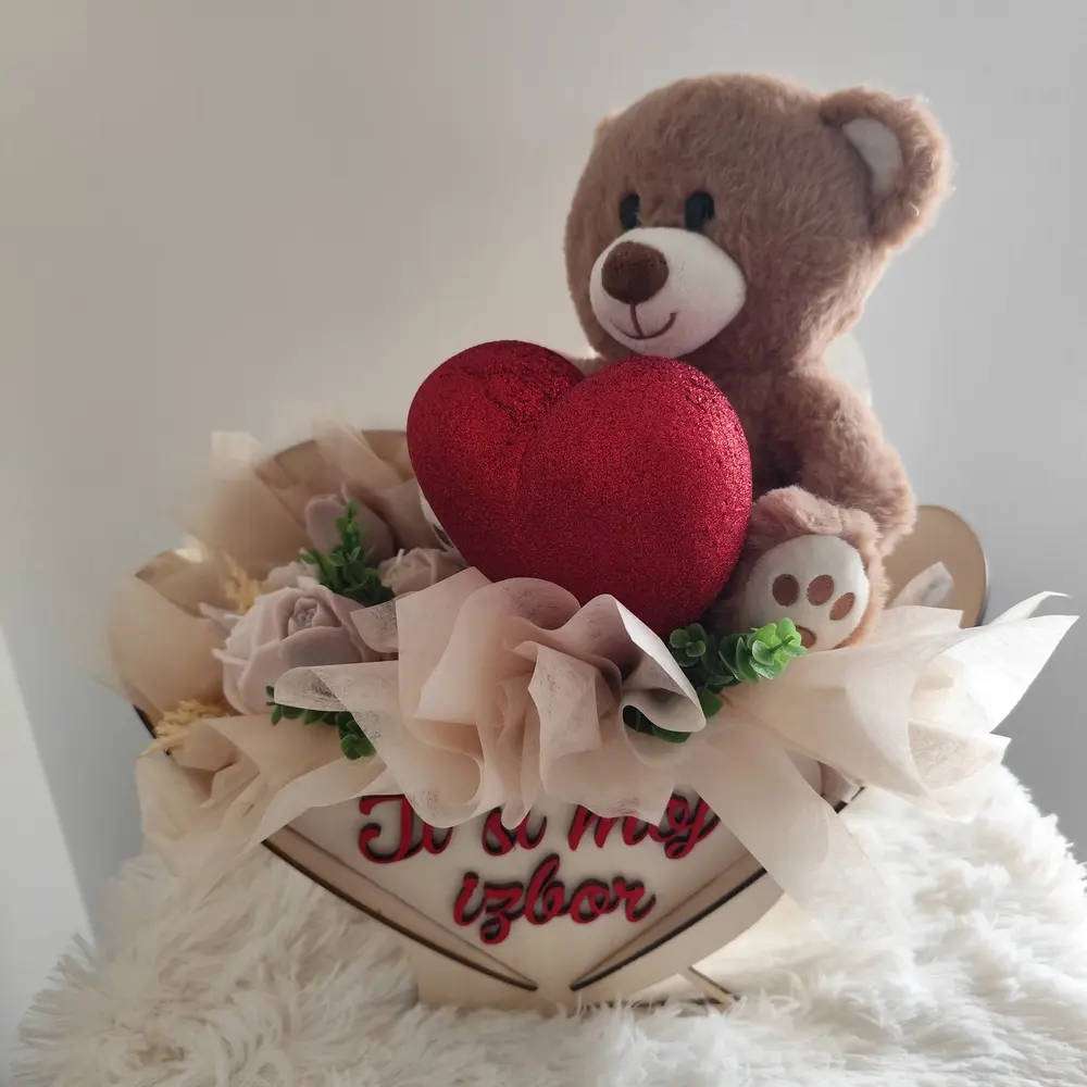 Buket od sojinog voska za valentinovo s medom i srcem