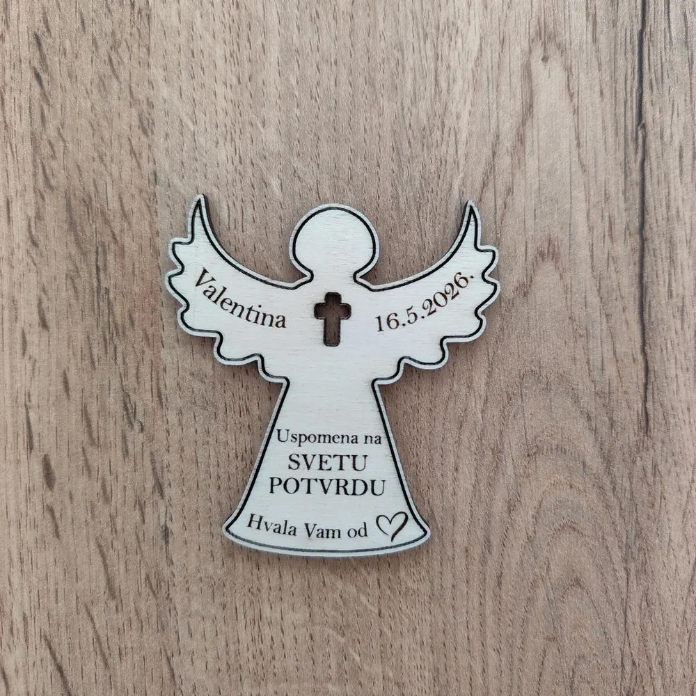 Drvena magnet zahvalnica za krizmu u obliku anđela s gravurom